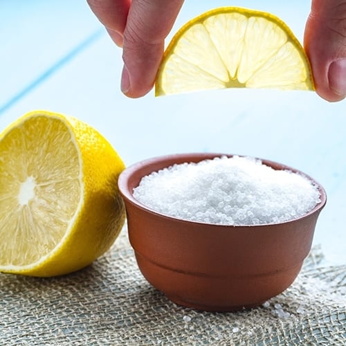 10 کاربرد شگفت‌انگیز اسید سیتریک (جوهر لیمو) که نمی‌دانستید!